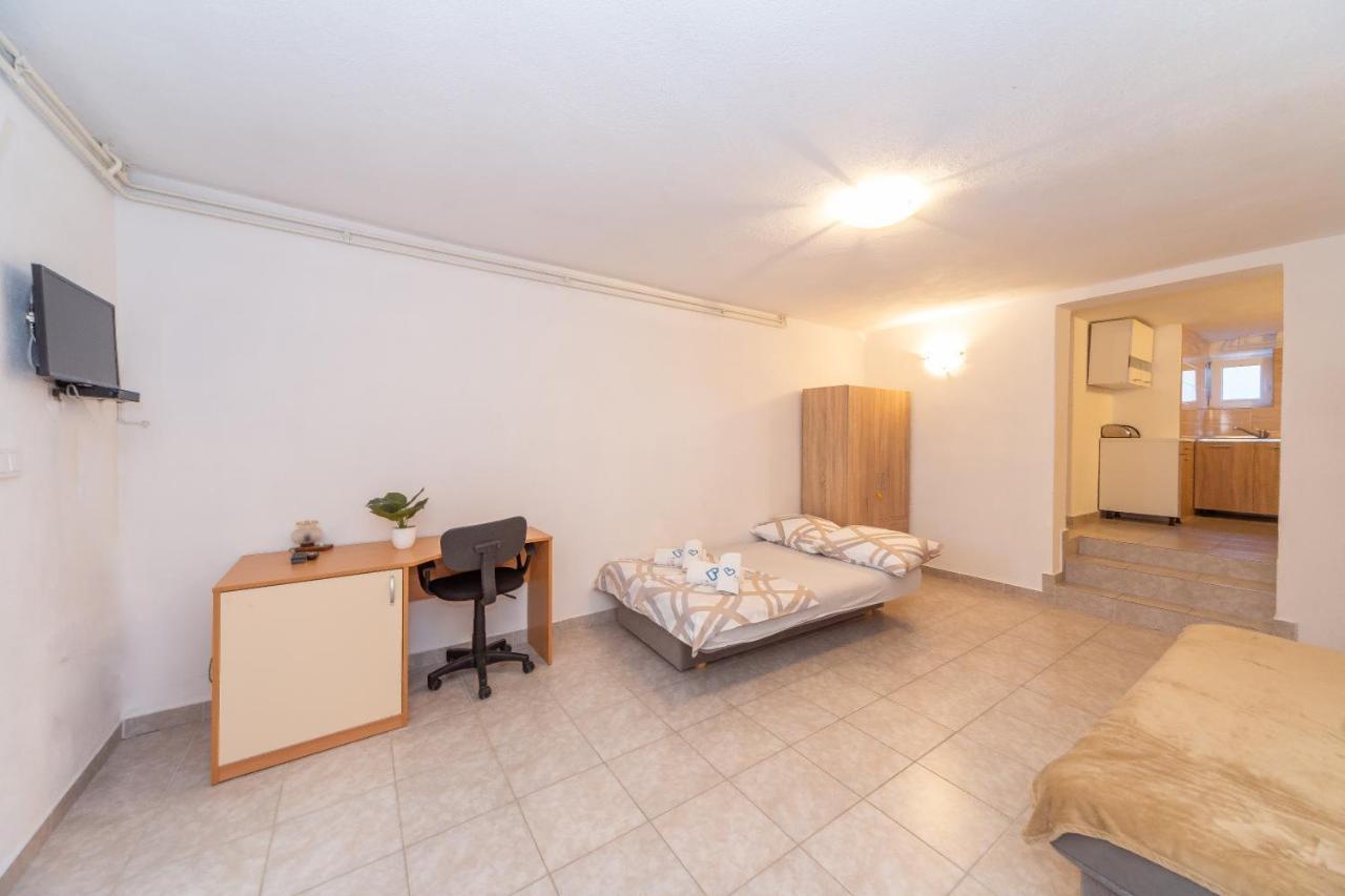 Apartmani Dada Biograd Na Moru Ngoại thất bức ảnh