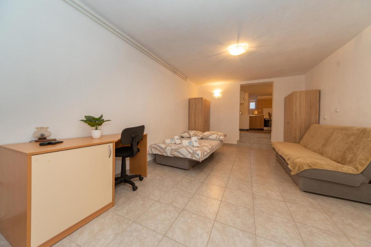 Apartmani Dada Biograd Na Moru Ngoại thất bức ảnh