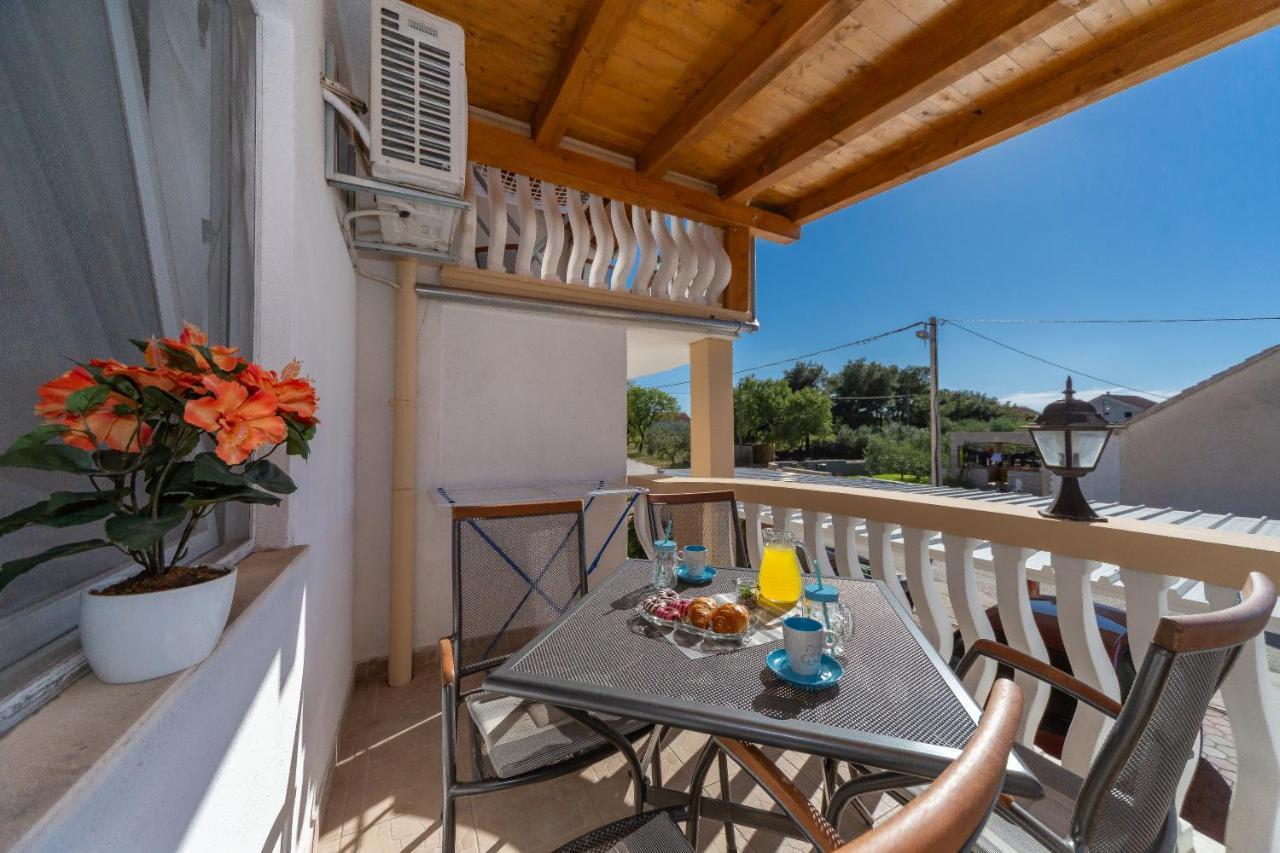 Apartmani Dada Biograd Na Moru Ngoại thất bức ảnh