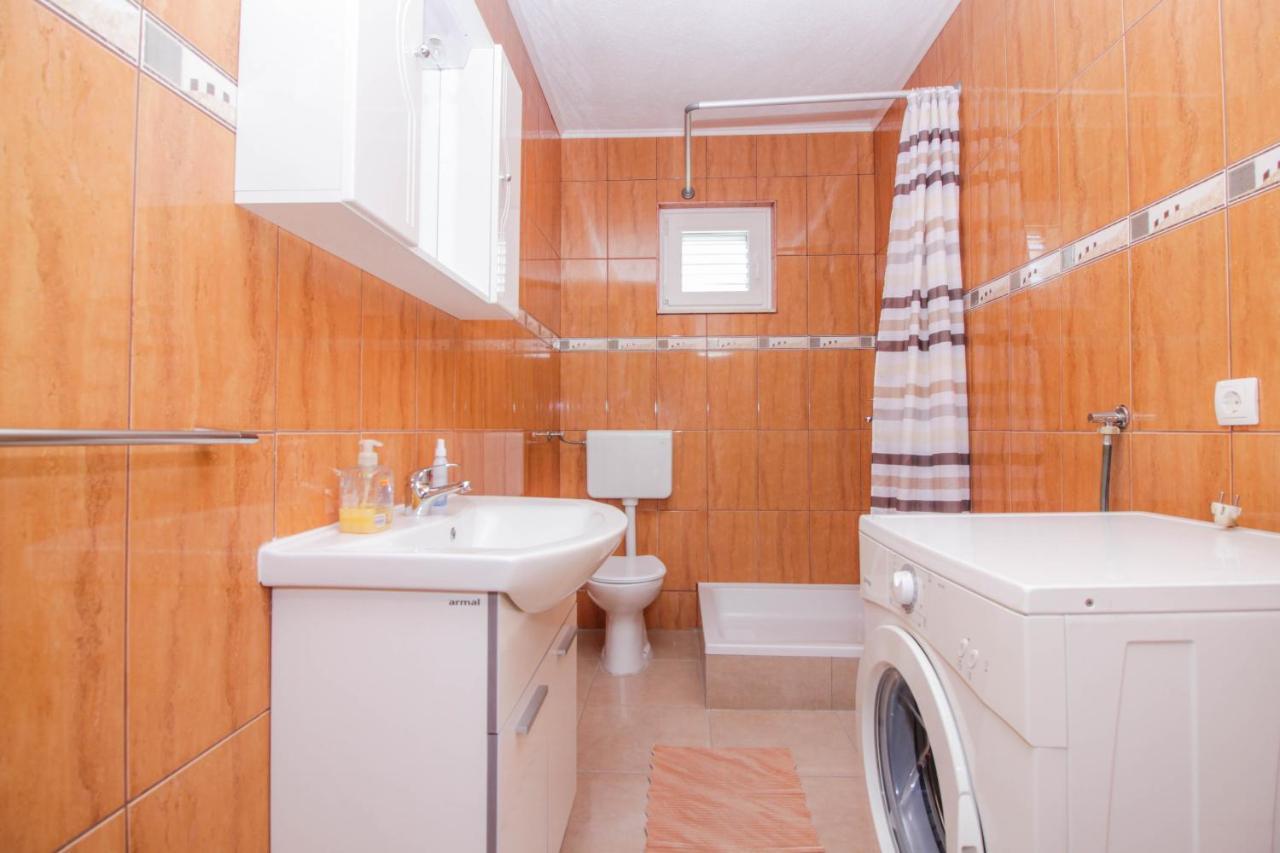 Apartmani Dada Biograd Na Moru Ngoại thất bức ảnh